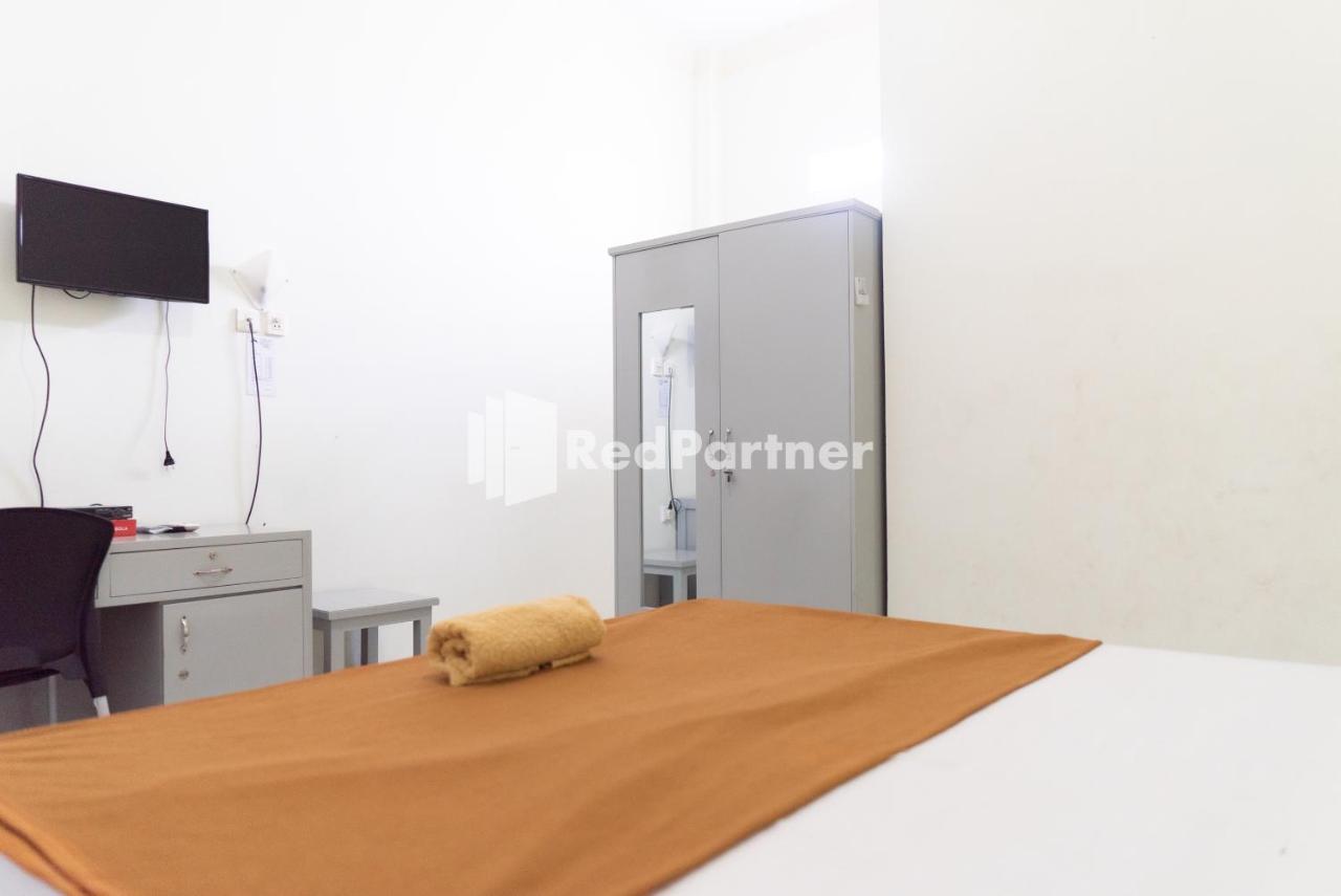 Wisma Aini Syariah Mitra Reddoorz バンダールランプン エクステリア 写真