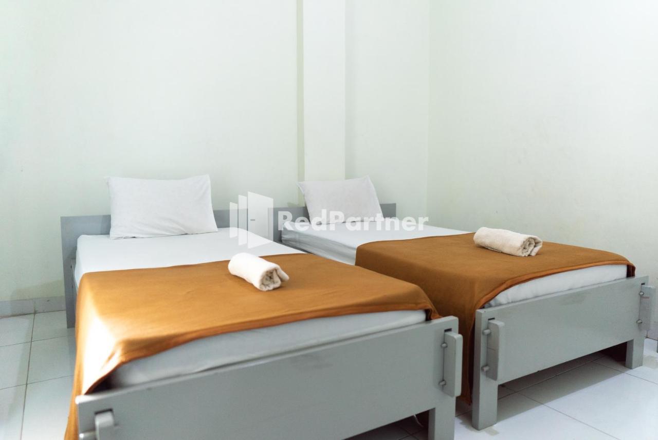 Wisma Aini Syariah Mitra Reddoorz バンダールランプン エクステリア 写真