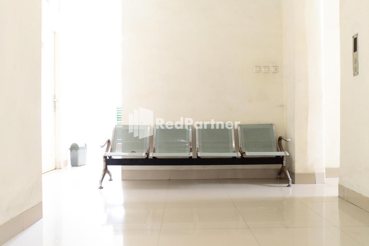 Wisma Aini Syariah Mitra Reddoorz バンダールランプン エクステリア 写真